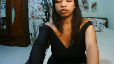 miel_07 online show from May 20, 2026, 5:35 am