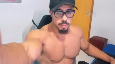 mikehotk online show from June 18, 2026, 7:51 pm