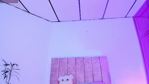 Snapshot of mila_1wood chatting on June 19, 2026, 12:42 pm mila_1wood online show from June 19, 2026, 12:42 pm
