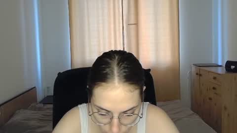 mila_keyy online show from August 7, 2026, 6:10 pm