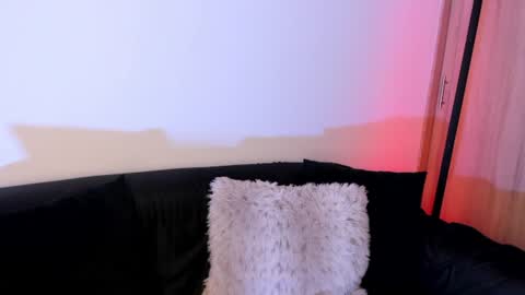     online show from June 11, 2026, 2:00 am