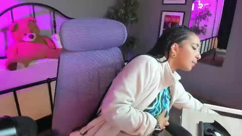 millie_volturi online show from July 24, 2026, 12:25 pm