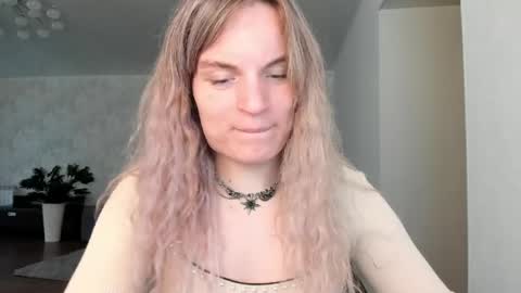 mili-kira online show from May 1, 2026, 1:16 pm