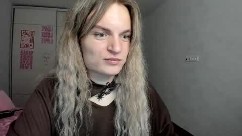 mili-kira online show from May 9, 2026, 7:19 pm