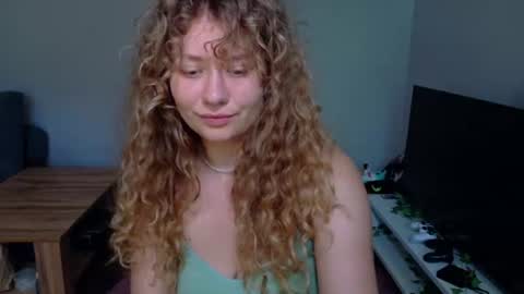 milounee online show from July 8, 2026, 8:19 am