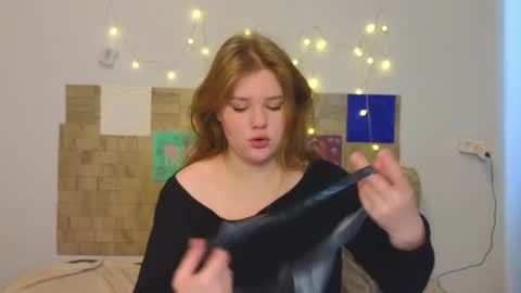 hi Im Mina  online show from May 16, 2026, 6:43 am