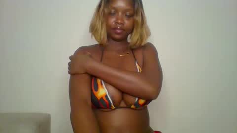 STRAWBERRY online show from May 7, 2026, 11:21 pm