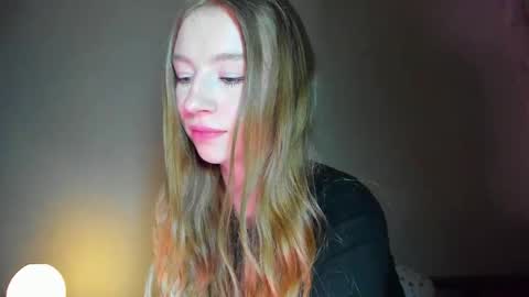 Snapshot of minidiva_ chatting on April 13, 2026, 9:42 pm Amelia online show from April 13, 2026, 9:42 pm