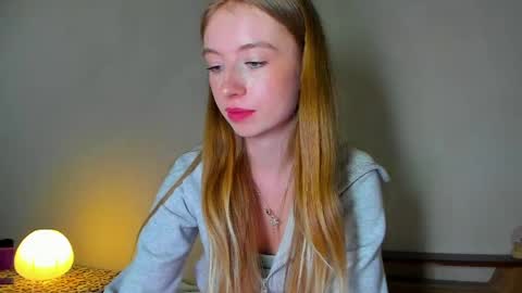 Snapshot of minidiva_ chatting on May 11, 2026, 11:35 pm Amelia online show from May 11, 2026, 11:35 pm