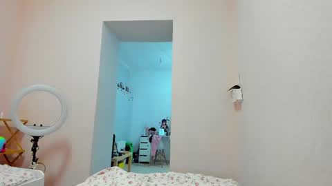 Snapshot of minidiva_ chatting on June 20, 2026, 8:55 pm Amelia online show from June 20, 2026, 8:55 pm