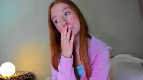 Snapshot of minidiva_ chatting on June 21, 2026, 10:12 pm Amelia online show from June 21, 2026, 10:12 pm