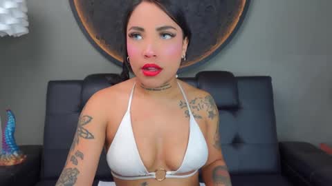 Vaiolette online show from March 18, 2026, 11:13 am