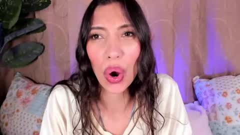Miss Veronica online show from June 19, 2026, 2:21 pm