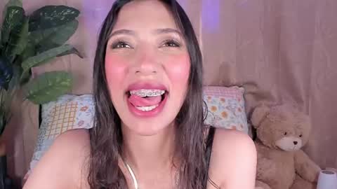 Miss Veronica online show from July 8, 2026, 1:04 pm