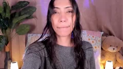 Miss Veronica online show from August 3, 2026, 1:05 pm