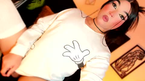 miss_zz online show from June 15, 2026, 5:59 pm