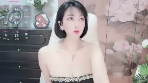 Mist Lili online show from June 15, 2026, 1:24 pm