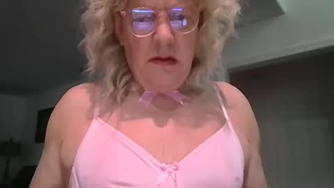 mistygoodslut online show from May 1, 2026, 11:48 am