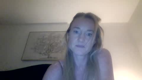 mockingbirds91 online show from June 15, 2026, 4:47 am
