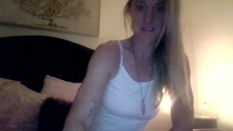 mockingbirds91 online show from June 16, 2026, 7:22 am