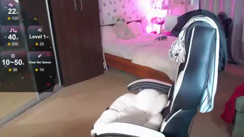 Molly Prvt is open online show from July 21, 2026, 11:23 am