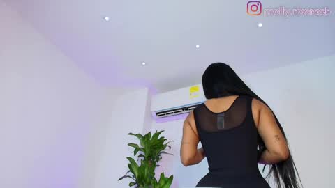Molly  online show from June 5, 2026, 2:29 am