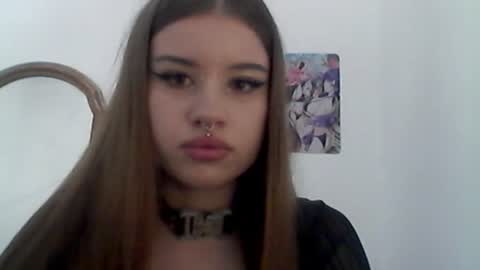 Snapshot of mollysexgirl chatting on July 15, 2026, 9:42 pm Molly online show from July 15, 2026, 9:42 pm