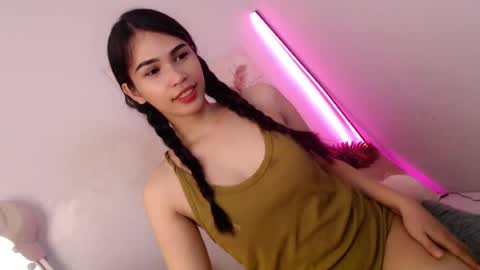 MOMIKHEM online show from July 22, 2026, 6:16 am