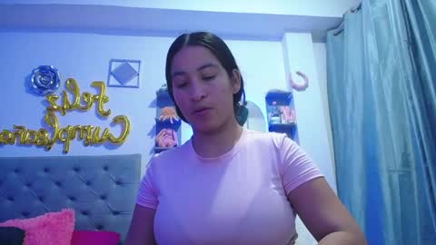 Snapshot of mommy_dulce chatting on May 15, 2026, 1:23 am ANDREA online show from May 15, 2026, 1:23 am