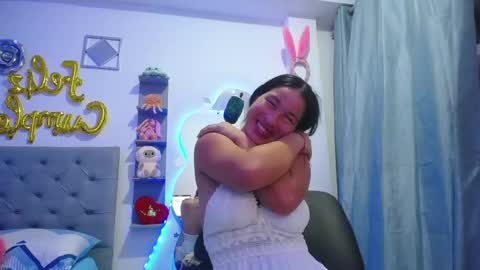 Snapshot of mommy_dulce chatting on May 19, 2026, 1:44 am ANDREA online show from May 19, 2026, 1:44 am