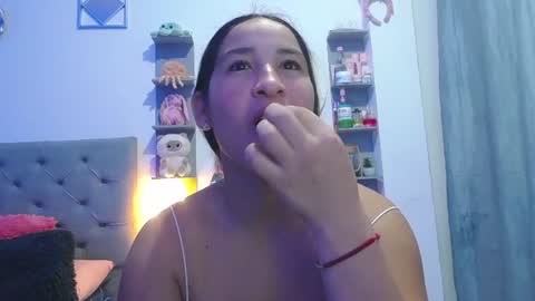 Snapshot of mommy_dulce chatting on July 28, 2026, 1:12 am ANDREA online show from July 28, 2026, 1:12 am