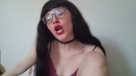 Snapshot of mommynatrix chatting on July 9, 2026, 5:50 pm Mommynatrix online show from July 9, 2026, 5:50 pm