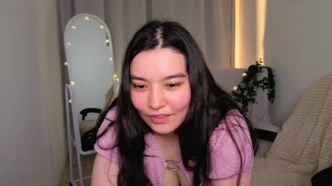 Momo online show from May 19, 2026, 1:56 am