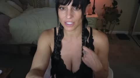 Mona online show from July 6, 2026, 6:32 pm