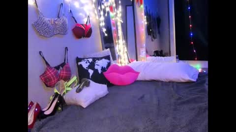 Monica online show from June 25, 2026, 1:26 pm