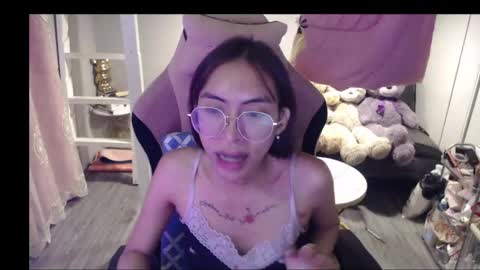 ELYSE A SIMPLE GIRL online show from June 4, 2026, 9:04 am