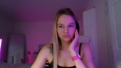 moon_light_girl online show from June 13, 2026, 11:30 am