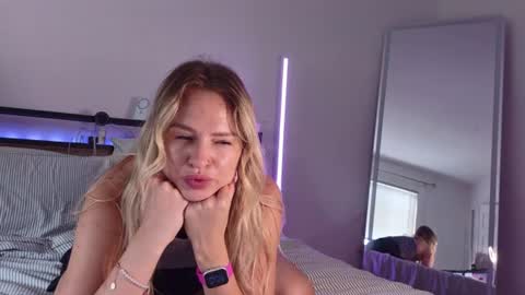 moon_light_girl online show from July 20, 2026, 5:26 pm