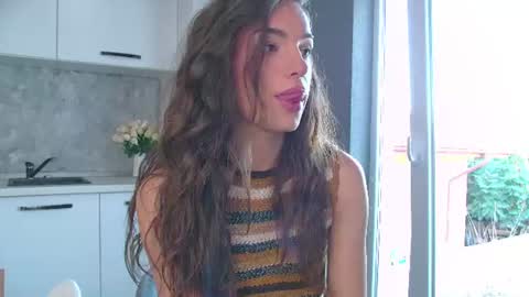 moonligt_iris online show from July 7, 2026, 4:48 am