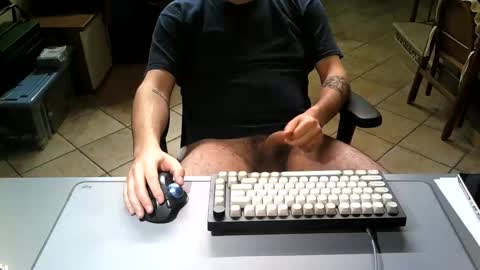 Snapshot of mr_kaa chatting on April 28, 2026, 10:15 pm mr_kaa online show from April 28, 2026, 10:15 pm