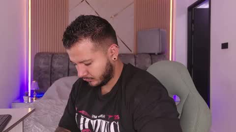 MIKEE online show from June 6, 2026, 3:11 am