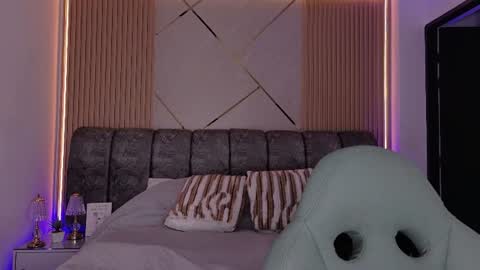 MIKEE online show from June 26, 2026, 3:11 am