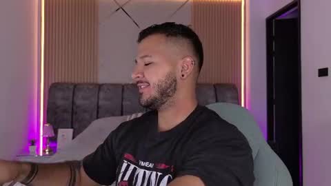 MIKEE online show from July 25, 2026, 3:15 am