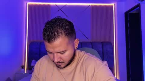 MIKEE online show from July 31, 2026, 3:06 am