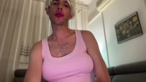 TaleOfLaura online show from July 12, 2026, 11:18 pm