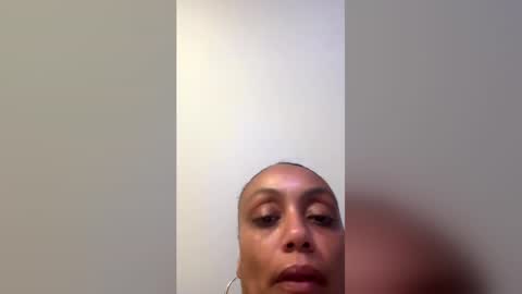 ms_discreet online show from June 22, 2026, 5:48 am