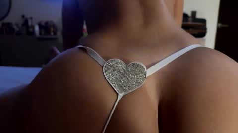 Romina  Gonza online show from March 25, 2026, 5:02 am