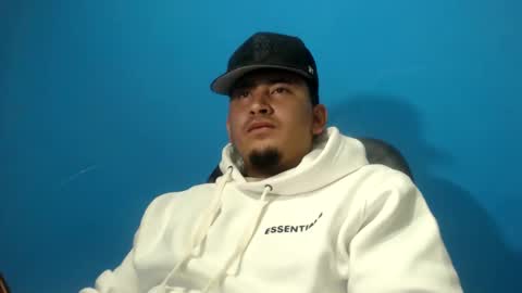 myke_andrade online show from January 24, 2025, 2:18 am