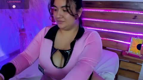 Nadine online show from April 29, 2026, 11:22 pm