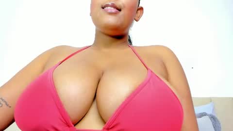 Snapshot of nahomygrey_ chatting on July 25, 2026, 8:06 pm Nahomy online show from July 25, 2026, 8:06 pm